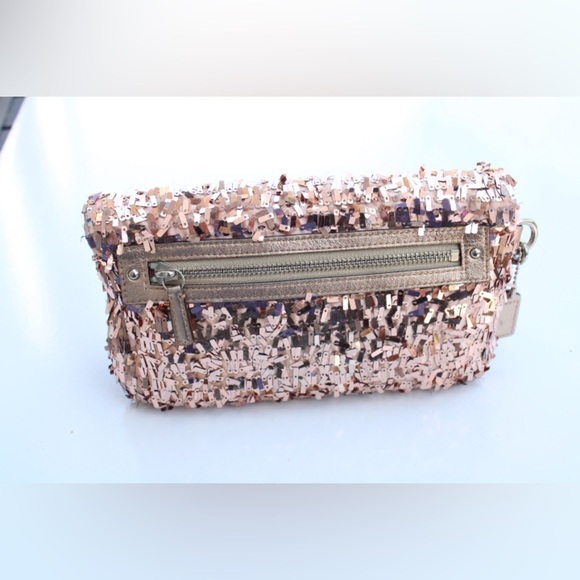 Coach limited edition sequin wristlet - Picture 3 of 14